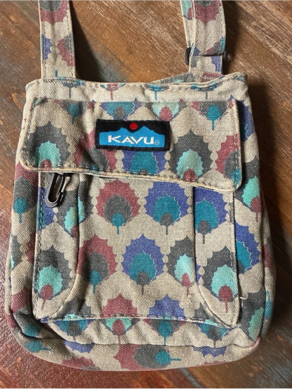 Kavu Small Canvas Crossbody Purse/Bag